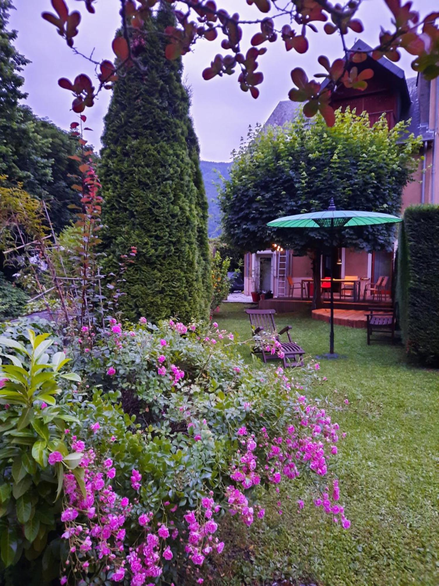 En Bord De Riviere * Bagnères-de-Luchon